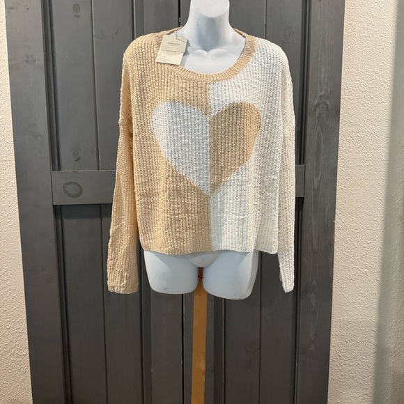 Miracle Beige and White Knit Sweater - Picture 2 of 5